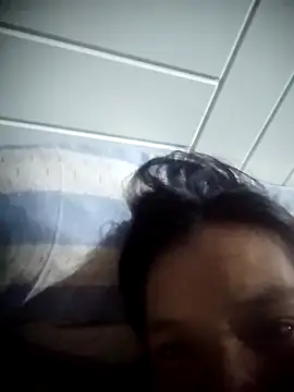  simplecristy  online show from October 31, 2025, 7:04 pm