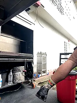 Dylams maja online show from November 17, 2025, 10:04 pm