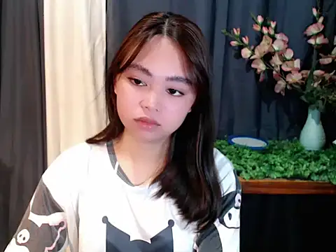 lustfullakim online show from April 18, 2026, 1:37 pm