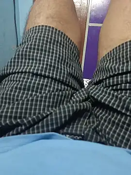 bearslove143 online show from November 22, 2025, 3:49 am