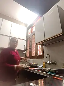 Hot-Sana2 online show from November 10, 2025, 5:50 am