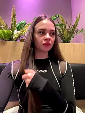 KristiRich online show from November 4, 2025, 8:02 am