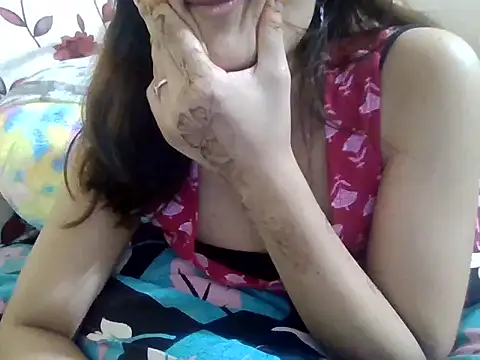 maira 33 online show from November 12, 2025, 2:56 am