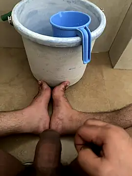 alan0ass online show from November 3, 2025, 6:14 am