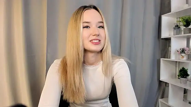 Snapshot of EveMcclearen chatting on November 1, 2025, 7:10 am EveMcclearen online show from November 1, 2025, 7:10 am