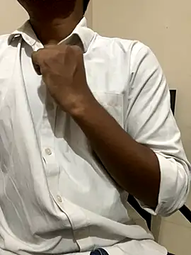 Snapshot of helicoptershow chatting on October 31, 2025, 7:37 pm helicoptershow online show from October 31, 2025, 7:37 pm