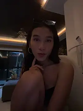 kaylamercader  online show from November 7, 2025, 5:13 pm