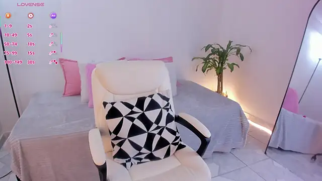  Hanna Williams  online show from March 23, 2026, 8:57 pm