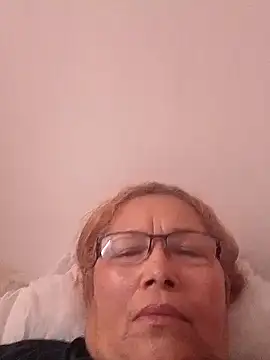 Snapshot of Cessi50 chatting on November 8, 2025, 4:40 pm Cessi50 online show from November 8, 2025, 4:40 pm