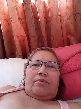 Snapshot of Cessi50 chatting on November 18, 2025, 4:22 pm Cessi50 online show from November 18, 2025, 4:22 pm