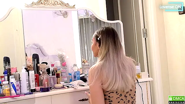 AniaKarenina online show from November 28, 2025, 10:34 pm