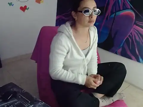 NathyMilf  online show from November 7, 2025, 9:42 am