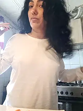 CharmingPearl online show from March 18, 2026, 9:12 am