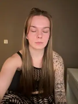 LisaFreierxx online show from February 18, 2026, 8:05 pm