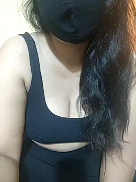 mouni499 online show from April 22, 2026, 5:10 am