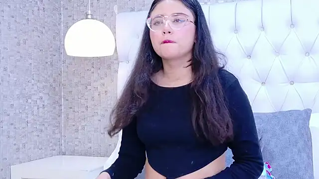 ScarlettPetrova online show from December 3, 2025, 11:30 am