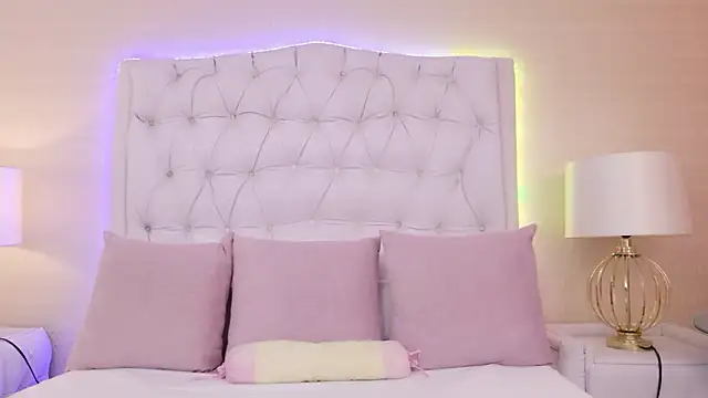 ScarlettPetrova online show from February 3, 2026, 11:59 am