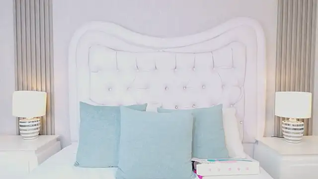 Snapshot of ScarlettPetrova chatting on April 1, 2026, 11:22 am ScarlettPetrova online show from April 1, 2026, 11:22 am