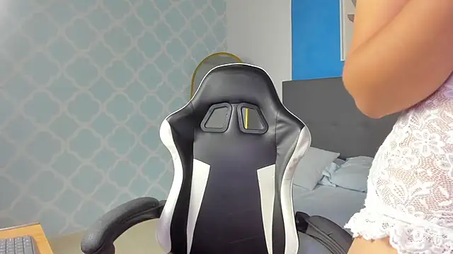 shanel smithh online show from November 8, 2025, 12:05 pm