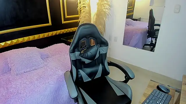 shanel smithh online show from April 5, 2026, 12:13 pm