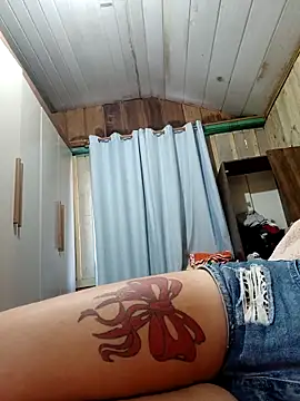 ruiviinhaah online show from February 2, 2026, 12:04 pm