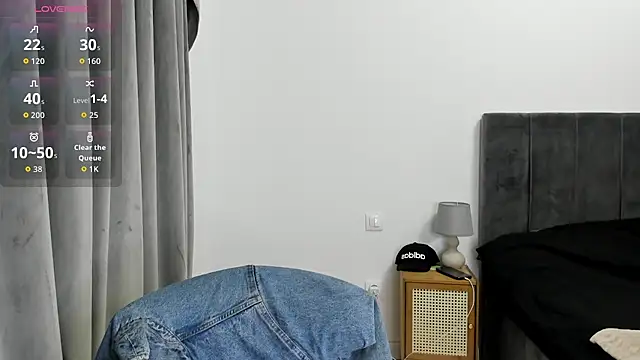 ScarletFlamee online show from November 9, 2025, 8:29 pm