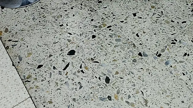 kendra london online show from April 10, 2026, 12:10 pm