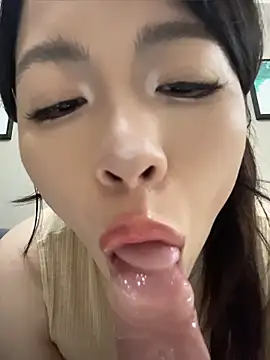 Sinicoco online show from April 21, 2026, 5:25 am