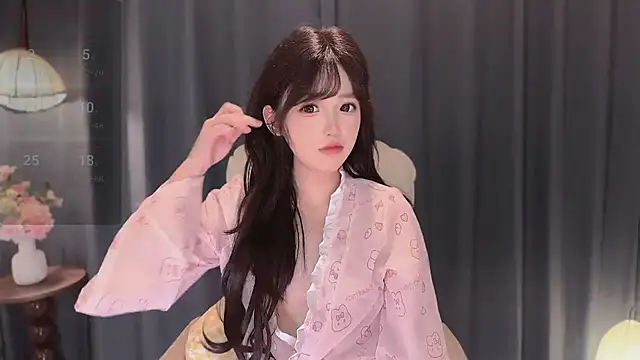 Yaiyigirl online show from April 19, 2026, 6:10 pm