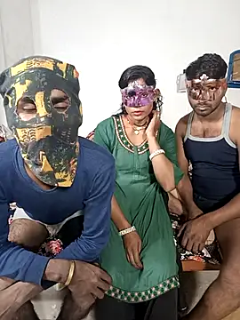 Real-Family online show from November 28, 2025, 3:47 pm