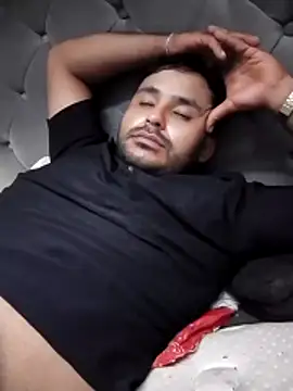 KARNEs24666 online show from April 3, 2026, 11:19 am