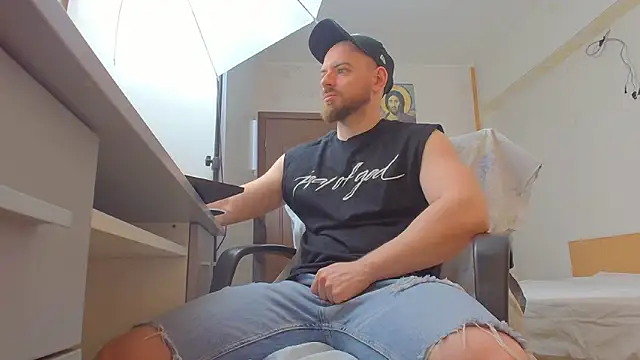 Ryanstone  online show from April 2, 2026, 5:27 am