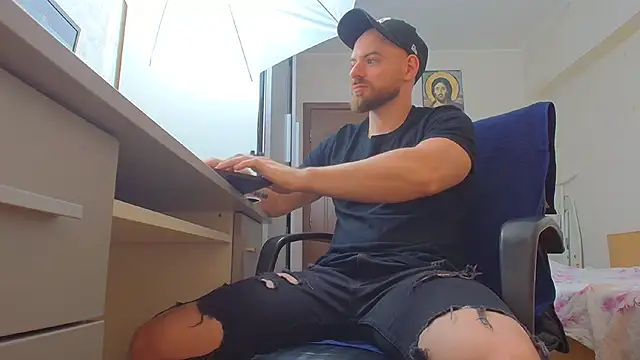Ryanstone  online show from May 21, 2026, 3:46 am