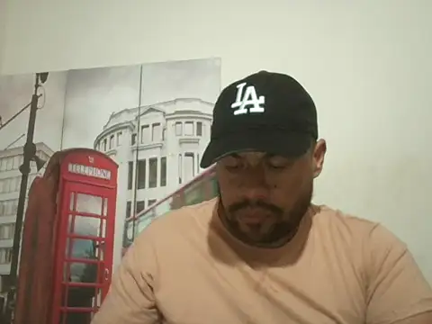 Snapshot of Ramses_36 chatting on November 16, 2025, 9:31 pm Ramses 36 online show from November 16, 2025, 9:31 pm