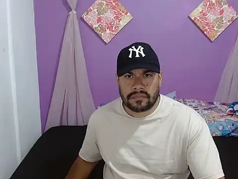 Snapshot of Ramses_36 chatting on December 18, 2025, 5:19 pm Ramses 36 online show from December 18, 2025, 5:19 pm