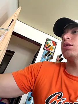 Snapshot of AlexanderBianchi2 chatting on November 7, 2025, 3:34 pm AlexanderBianchi2 online show from November 7, 2025, 3:34 pm