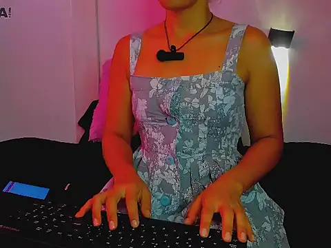 cristalsolei online show from January 9, 2026, 1:36 pm