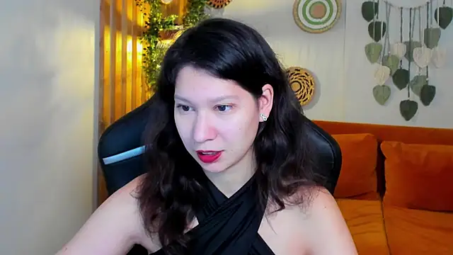 SaraDenars online show from November 5, 2025, 5:18 am