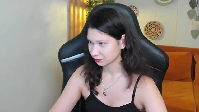 SaraDenars online show from November 10, 2025, 5:06 am