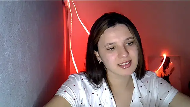 KiraHoney online show from February 8, 2026, 6:55 pm