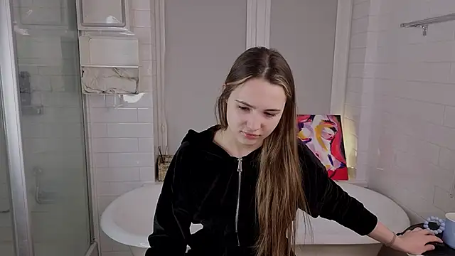 LeenaPuita online show from February 23, 2026, 4:48 pm