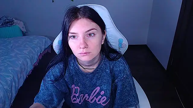  Daniella True  online show from November 7, 2025, 1:44 pm