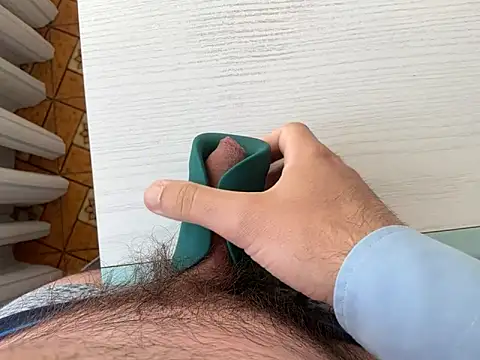 Snapshot of HairySamm chatting on April 19, 2026, 12:15 pm HairySamm online show from April 19, 2026, 12:15 pm