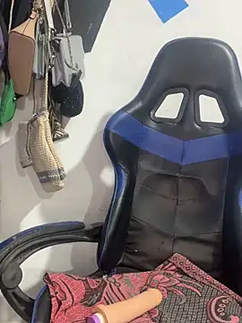 euscarlethotgirl online show from November 27, 2025, 11:29 pm