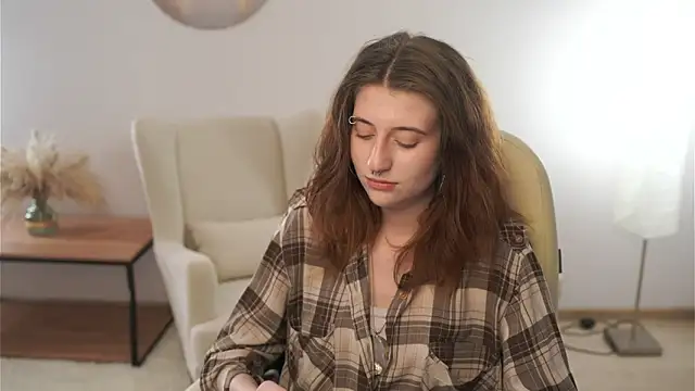 EmmalineNasir online show from November 6, 2025, 9:10 am