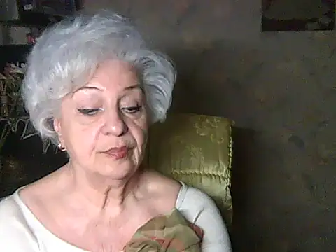 Snapshot of ValeriaKroww chatting on May 7, 2026, 7:52 pm ValeriaKroww online show from May 7, 2026, 7:52 pm