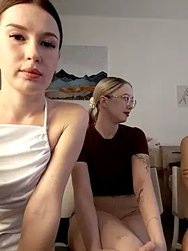 MelissaPinkiss online show from January 18, 2026, 11:25 am