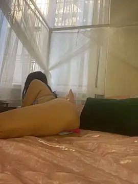 Snapshot of baeezzyy chatting on November 4, 2025, 2:49 pm baeezzyy online show from November 4, 2025, 2:49 pm