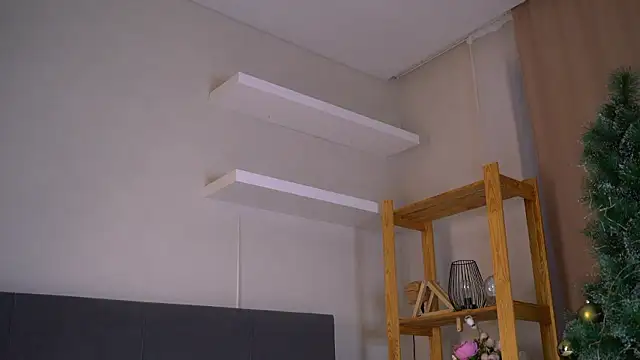 MarvisKuhIo online show from January 12, 2026, 4:50 am