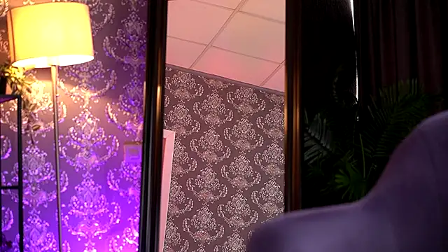 RavenBelrose online show from December 4, 2025, 10:35 am